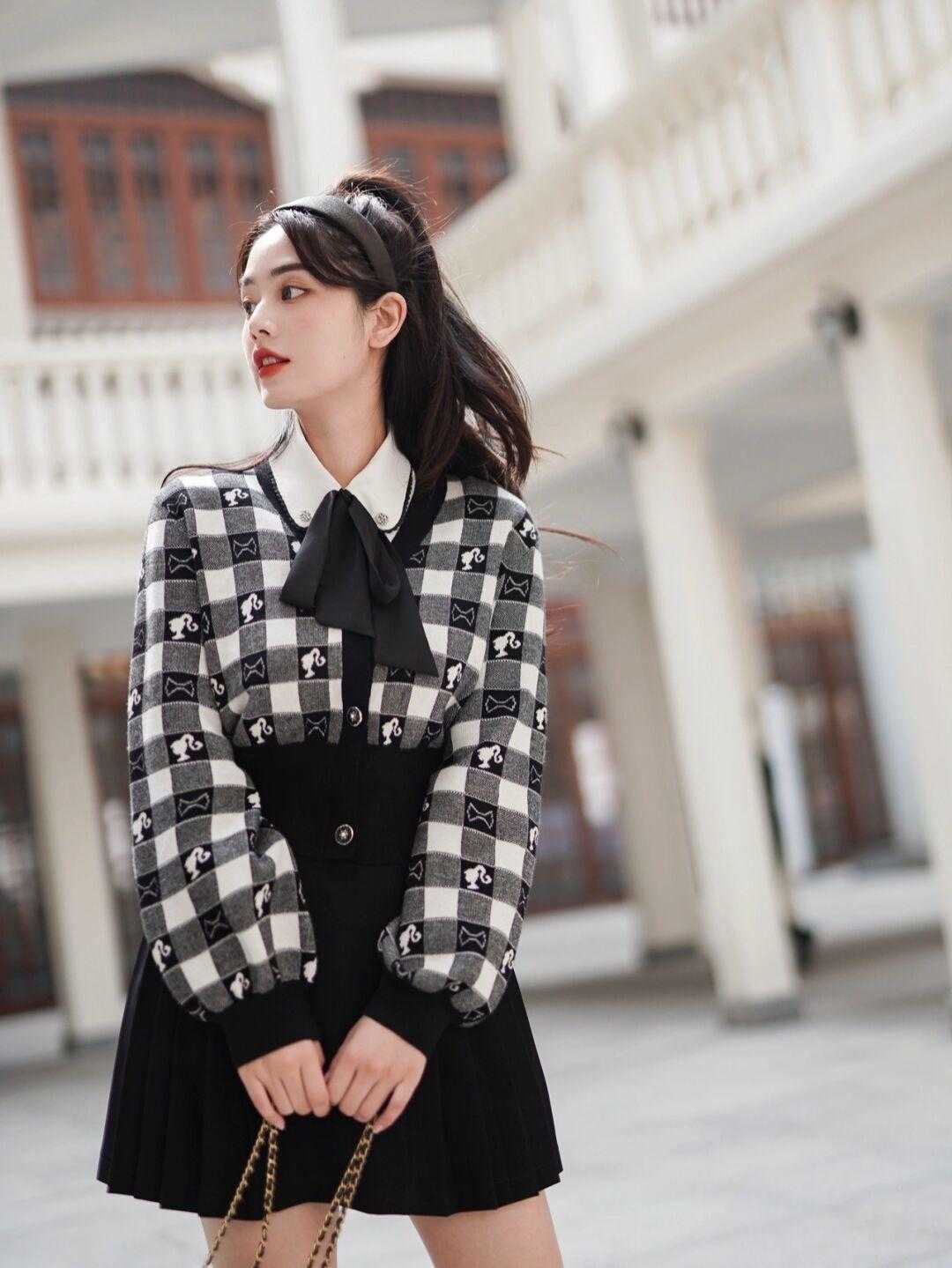 衣领|初春穿搭别错过黑白配,跟着博主这样穿,真的美极了