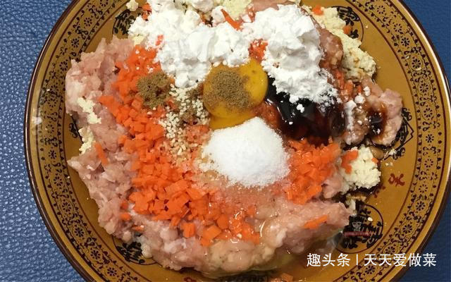 溜丸子|丸子要好吃关键最调馅，教你不外传的丸子做法，外焦内嫩