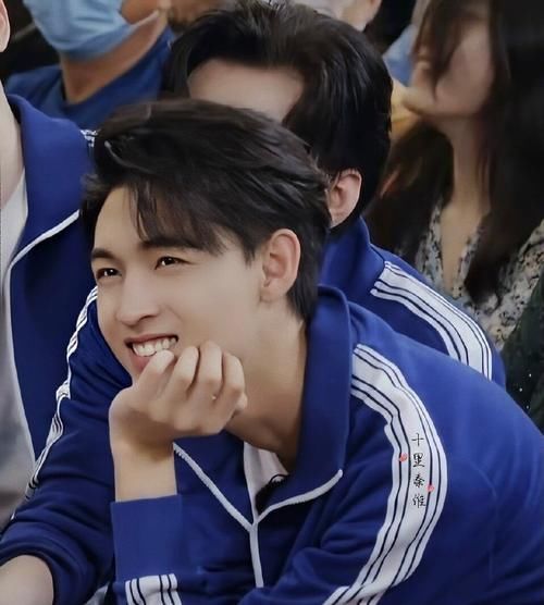 张鹤伦|《德云斗笑社》的师兄弟里你最欣赏谁？他们这样说，他俩得票最高