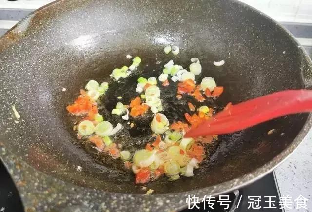 草酸|不管你有多懒,千万在炒前把这种蔬菜焯水,否则吃了会伤身体!