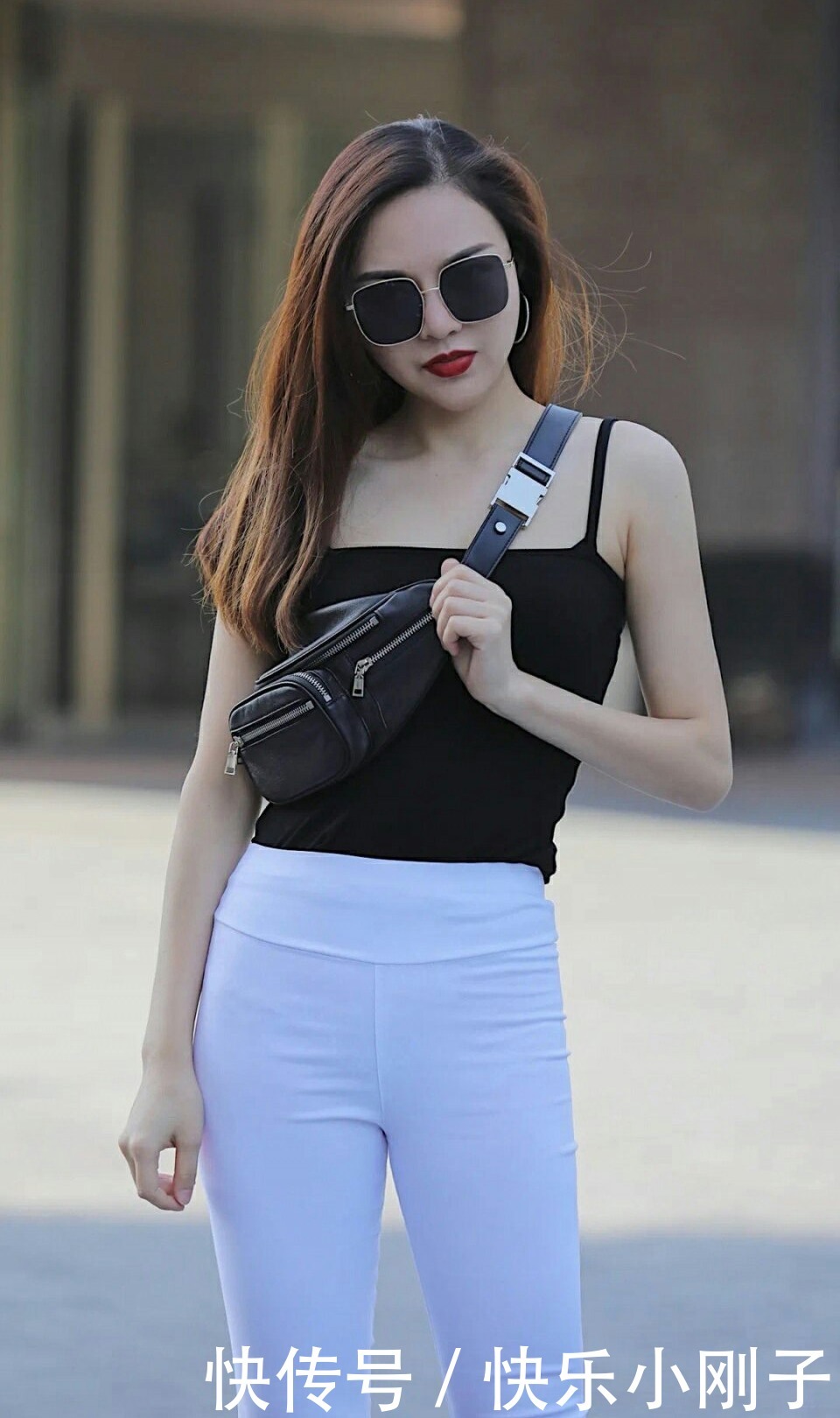 简单又帅气,这样穿搭你也能展现出自信出众的美