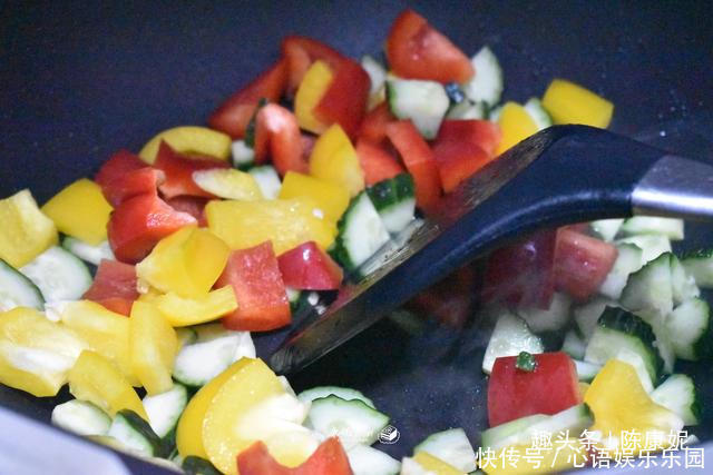 丰盛|晒晒我家早餐,馒头变肉夹馍,丰盛又营养,网友聪明实用的做法