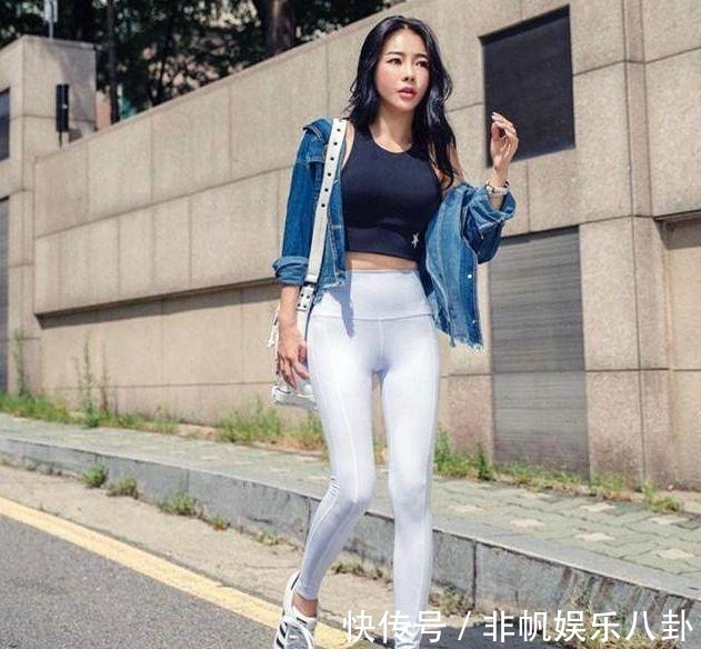 时尚 亭亭玉立的打底裤美女, 凹凸有致的身材, 显青春时尚有致的身材!