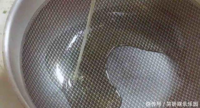 倒入|再穷也要多给孩子吃“它”,吃一盘,营养相当于吃10个鸡蛋,大虾