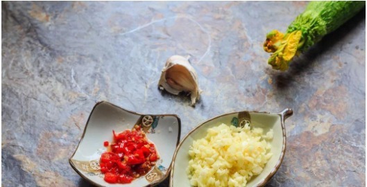 丝瓜和它是天生一对,这俩搭配鲜香味美