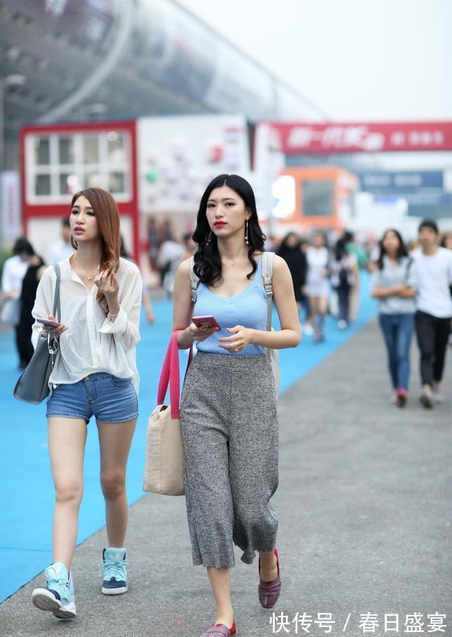 面料|清凉优雅的搭配,吊带衫配阔腿裤,清爽有气质,很难让人不爱