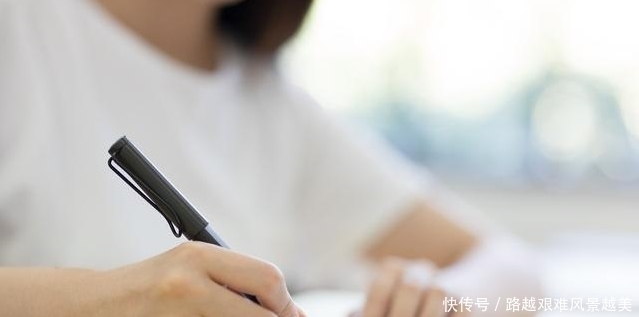 左撇子|“左撇子”宝宝会比普通孩子更聪明?左利手,没家长想得那么复杂