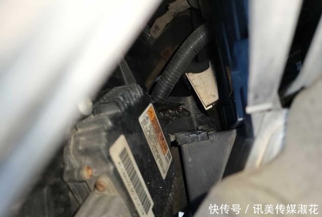 变形|报价15万的英菲尼迪FX35,内饰破烂大梁变形,妹子敢上车?