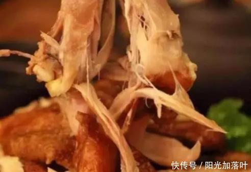 关火|店员睡过头忘记关火,锅熬干了,却成为一道美味