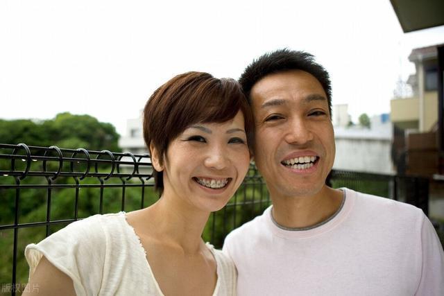 老晨|男子误以为是肩周炎,却查出肝癌,医生是妻子的无知害了他