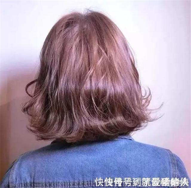 弧度 到了40岁的“家庭妇女”，有白发的剪这3种发型，时髦减龄又气质