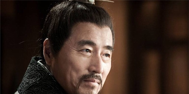 吕后$韩信墓前石碑上刻有2句诗、虽然只有10个字,却写尽韩信一生