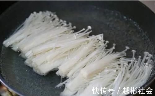 宿便|它被称为洗肠草，便秘的人要多吃，肠道不堵了，排出宿便一身轻