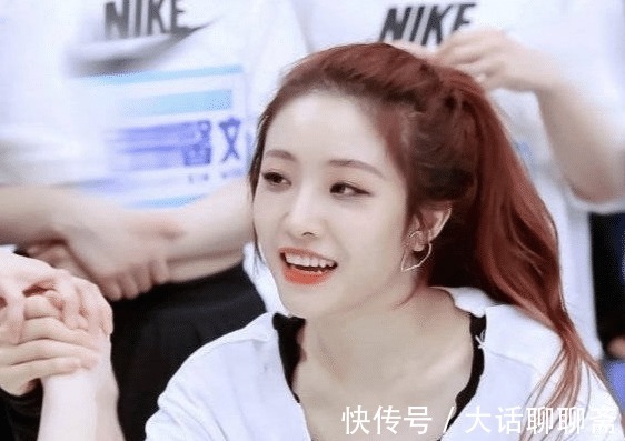 鼻梁骨|喻言“男友视角”拍视频,扭头时的鼻梁骨又矮又粗,让人后悔投票