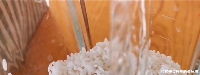 1碗大米加2个鸡蛋,不煮饭,不烙饼,出锅瞬间被扫光,比吃肉还香