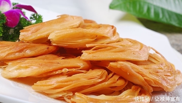 吃金丝饼不用买,1碗面粉做一盘,黄金酥脆,全家都爱吃!