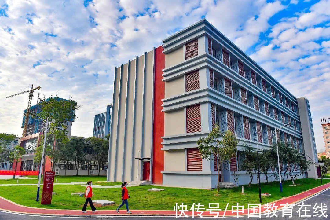 国家重点实验室|郑州大学洛阳校区举行开学典礼！这位院士受聘为校长