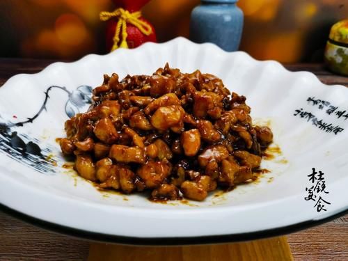美味|比宫保鸡丁还美味的酱爆鸡丁，做对“6步上浆”，鸡肉才滑嫩不柴
