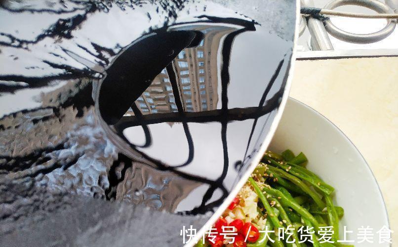 立秋前后豇豆怎么做好吃？加点肉末，去燥营养不丢失