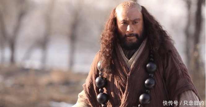 孙悟空说自己不擅长水战,其实是骗人的,他的水性是三人中最好的