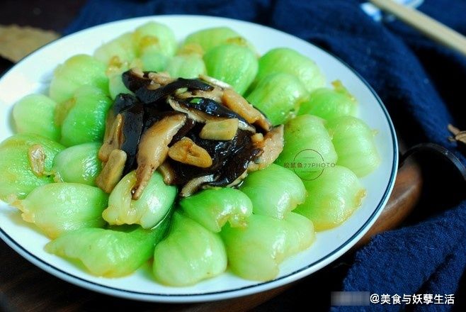 这菜，含铁量是猪肝的2倍，是核桃的3倍，看完后我默默收藏了！