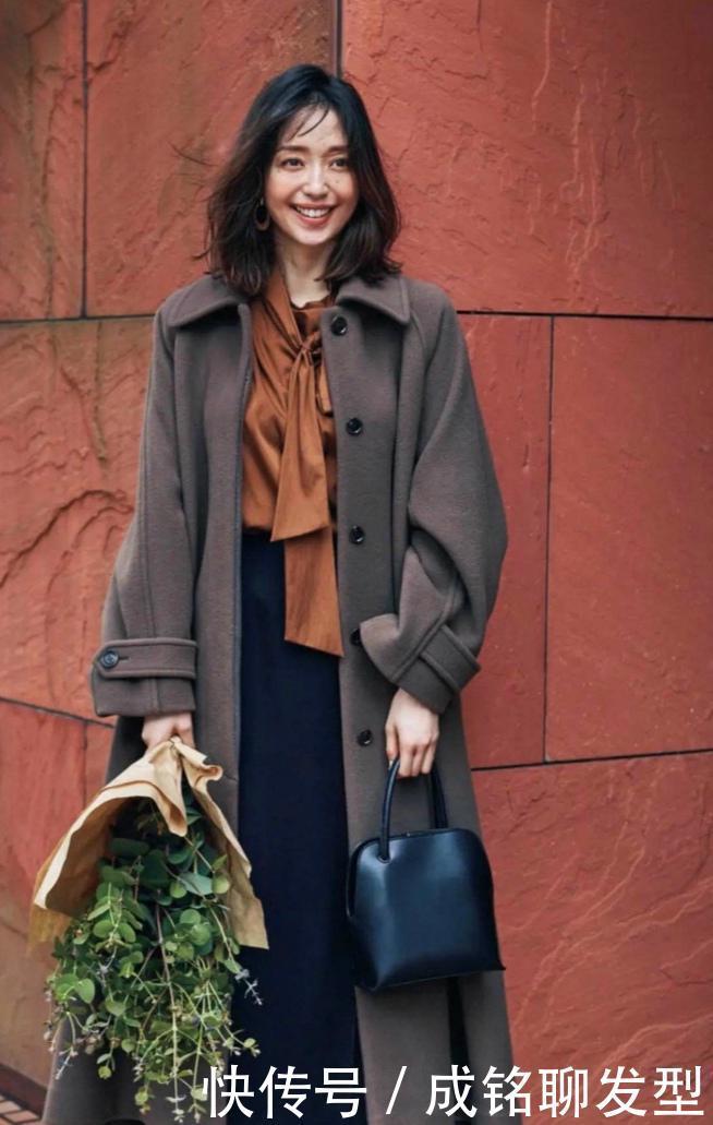 重点|大龄女性如何变优雅?大衣的选择是重点,选对款式减龄又高级