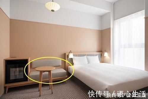 卧室|哪怕是卧室床边,凡是够大一定要装个卡座,实用性只增不减还美观