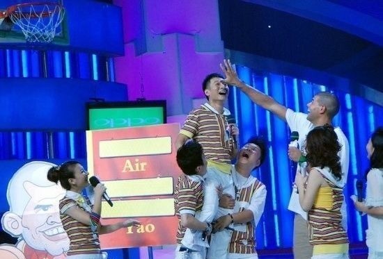 謝娜重回快本之后，首秀表現優異！她能拯救低迷的節目收視率嗎