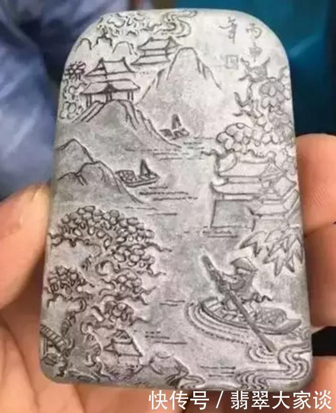 赌石|赌石实战17万买下一块只有一个翡翠手镯位的料子,直接开切