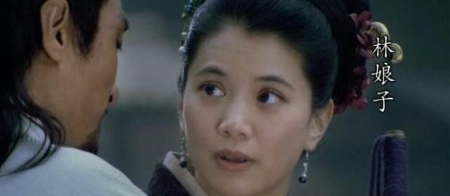 高衙内@在《水浒传》中,高衙内为何非要抢林冲的老婆丫鬟锦儿笑而不语!