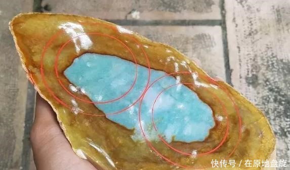 美女执意20万买下的翡翠原石,切开后气的发抖,最后成品完美逆袭!