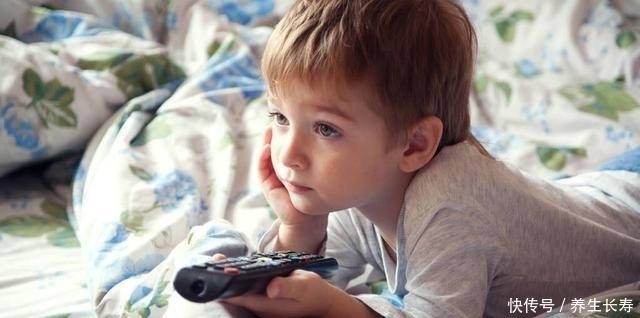 电子产品|从小“看电视”和“不看电视”的孩子,差距会很大,尤其是6岁后!