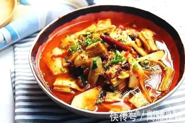 汤匙|美食推荐辣尖椒炒牛肉片、水煮鲍菇、麻仁卤香菇、叉烧茄子做法