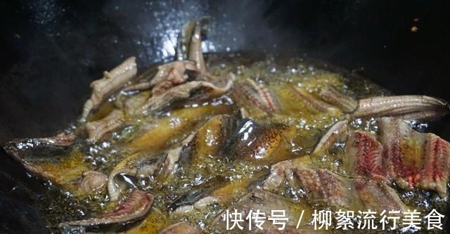 风味|独特风味烧椒鳝鱼,口感脆嫩,咸香下饭,2碗米饭不够吃!