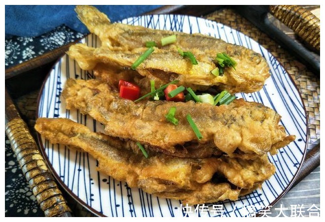 淀粉|干炸小黄鱼,裹面粉糊就硬了,教你1个小技巧,出锅酥到掉渣