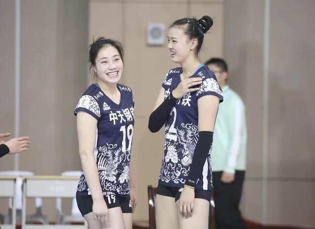 中国女排|比张常宁还美,女排超级女神正式结婚,老公身高1米9,颜值略低