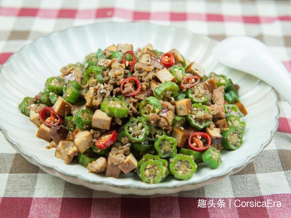 难怪你做的秋葵太难吃了,第一步就错了,教你一招,脆嫩又入味