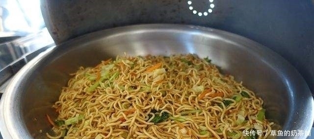 食物|去吃自助餐时,建议别吃3种食物,餐厅老板直言一看就是懂行的