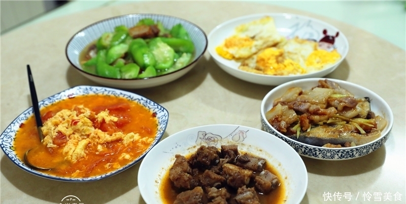 跟得上|节后一家四口的晚餐,花钱很少吃得舒服,老少营养跟得上