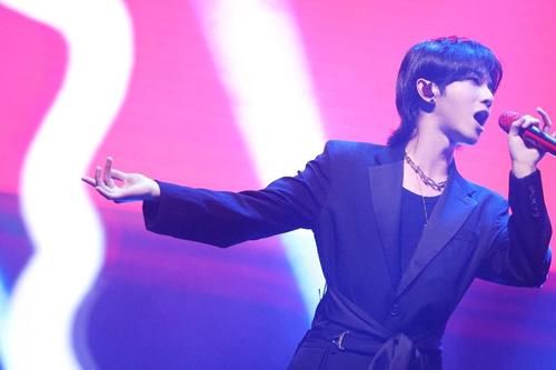 高燃|人类高质量演出现场―华语乐坛领军人物华晨宇的高燃现场