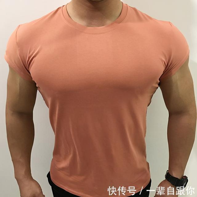 重量|健身男孩太壮了,穿上衣服都藏不住,怎么做到穿衣显瘦、脱衣有肉