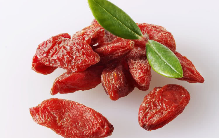 此物|眼睛见风流泪,还怕光常吃此物改善眼花目暗,预防白内障和夜盲