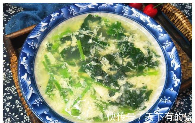 做法|做菠菜汤时，到底要不要放锅炒？教你详细做法，菠菜汤翠绿好喝