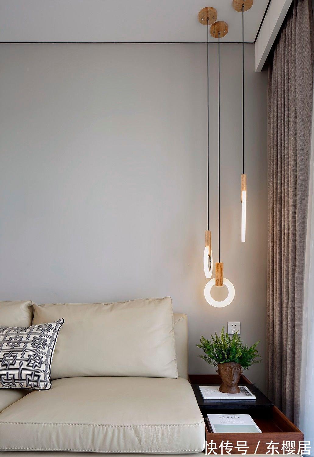 腔调|130平的三居室，简约优雅有腔调，卧室背景墙的设计更是独特