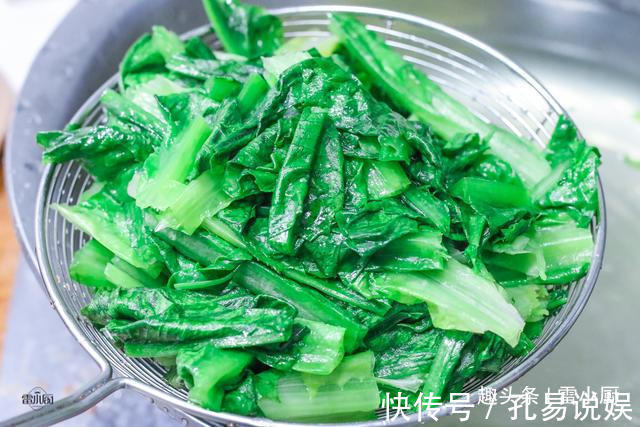 食材|很多人不认识这种蔬菜，每天炒一盘，肠道通畅了，胖人越吃越瘦