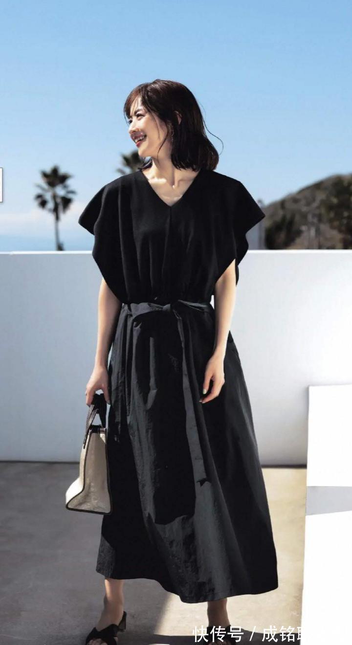 穿搭|中年女人的穿衣心得,服装搭配时颜色越少越高级,高雅大气有品位