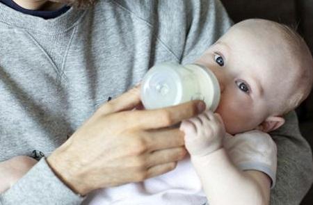 肠坏死|6个月大宝宝被查出“肠坏死”,只因宝妈冲奶粉时做反了两步