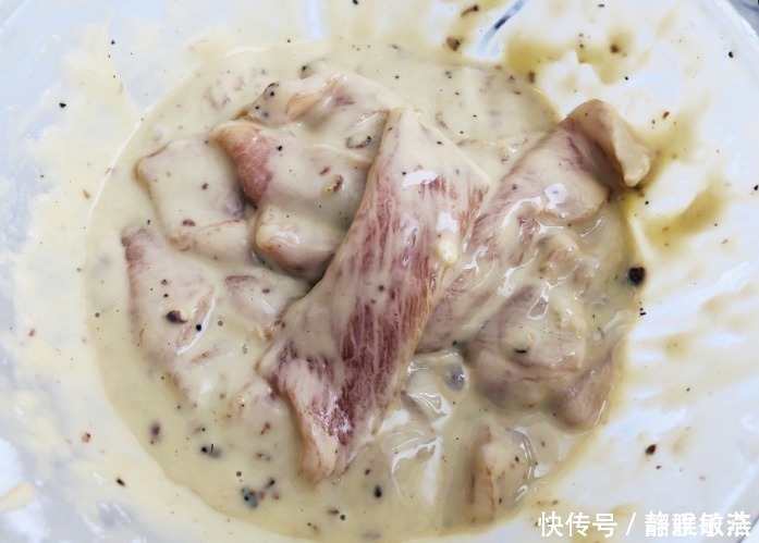猪肉|炸酥肉,用淀粉还是面粉?用它挂浆效果最好!金黄酥脆,放凉不软