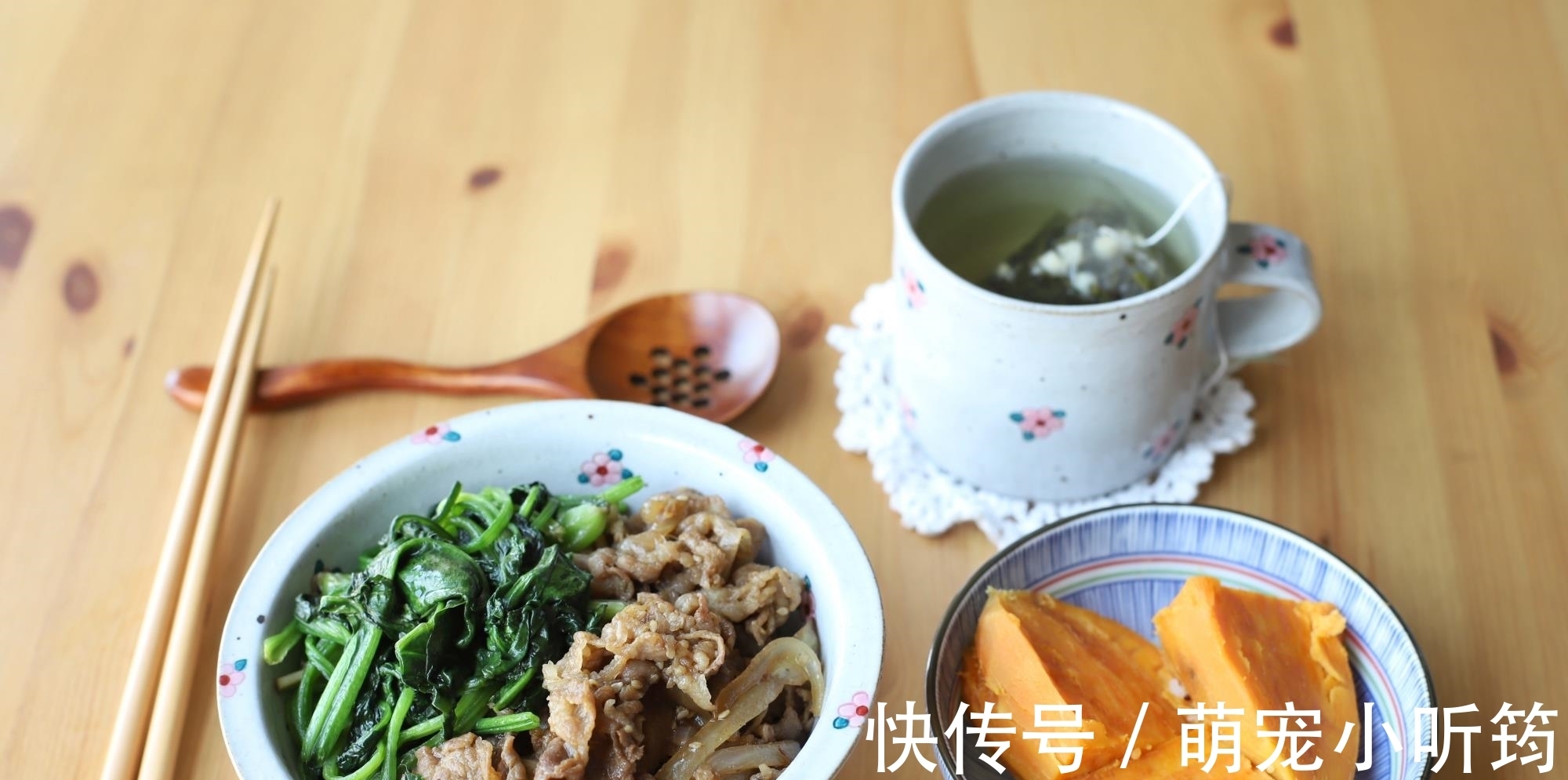 40岁主妇晒1人食午餐,走红朋友圈,网友:精致,把日子过成诗