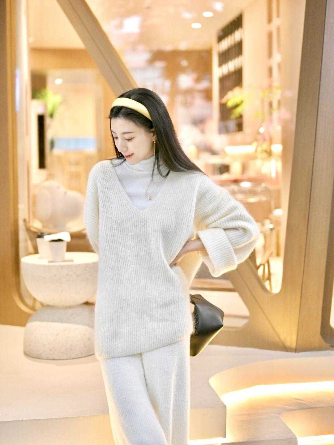 v领|像太阳般温暖的套头毛衣,最适合这个冬季了,温柔慵懒又显白